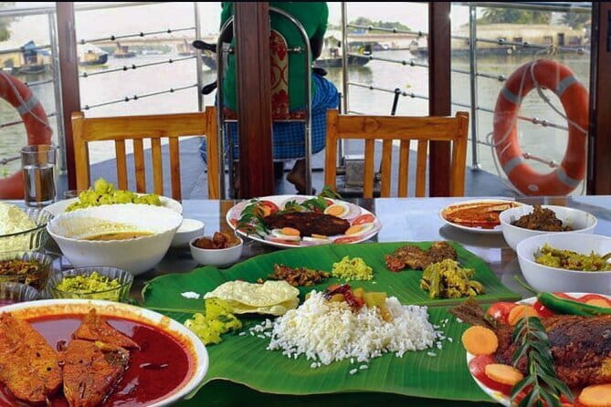 3 Nights Private Kerala Premium Package by Sanguine Holidays - Alleppey check-in: When the houseboat day feels like a different planet