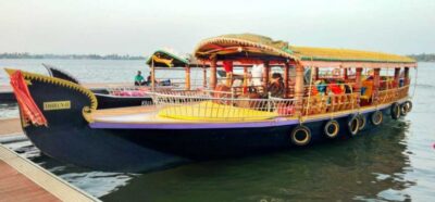 Cochin : Alleppey/Alappuzha Backwater Canoe (Shikara) Cruise - The shikara canoe: close views without the bulk
