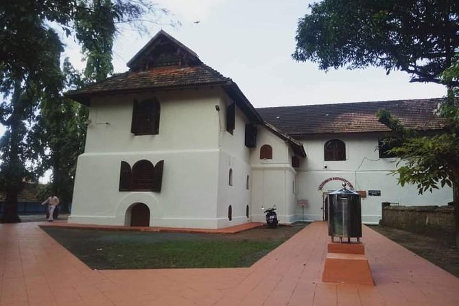 Cochin Heritage Tour - Jewish synagogue time: what you’ll see and when it’s closed