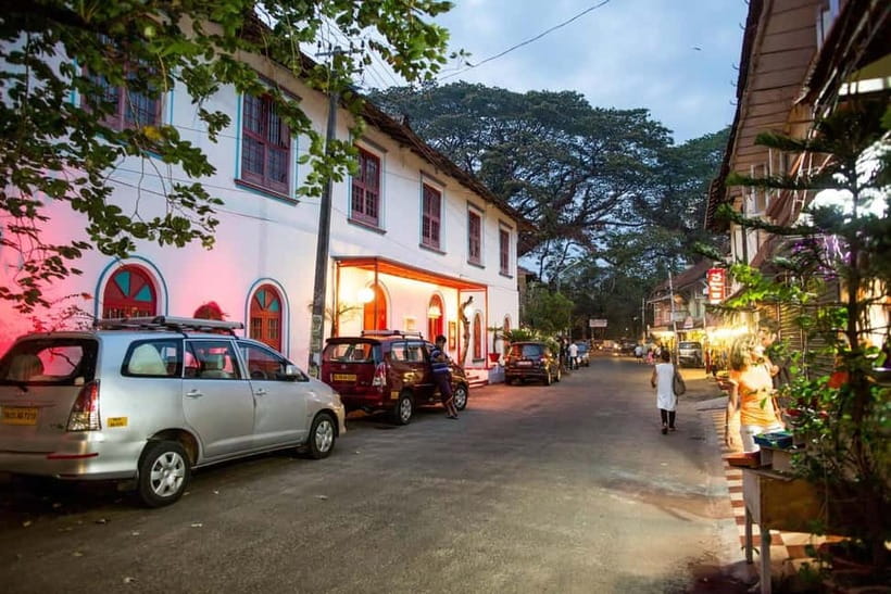 Explore Kochi in Nightlights: Guided Tour by Foot - Spice Markets and Trade Stories You Can Sense