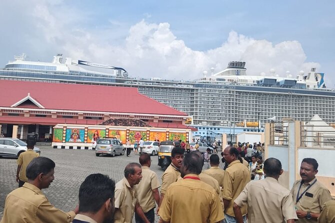 Fort Kochi Tuk-Tuk Sightseeing Tour with Local Guide - Stop 5: Dhoby Khana public laundry — where the local rhythm shows up