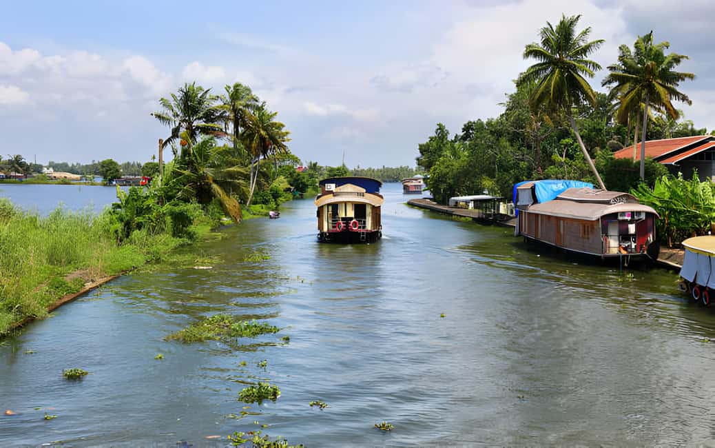 From Cochin: Day Tour of Alleppey houseboat with Lunch - Why Alappuzha by Houseboat Works So Well for a Day Trip