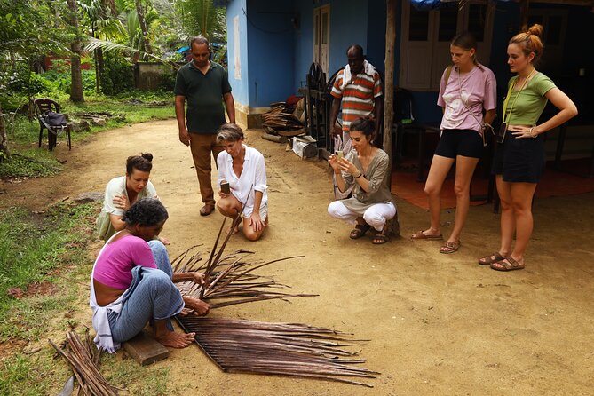 Full Day Backwater Village Punting Boat Cruise - Vaikom village time: banana-leaf lunch and craft explanations you can see