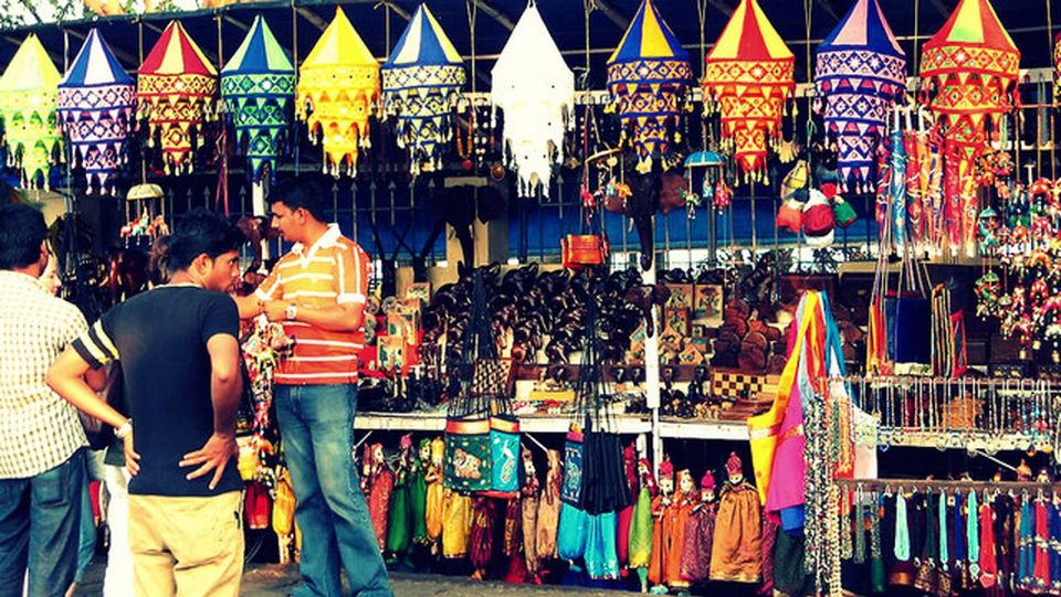 Glimpse of Cochin: Guided Tour - Mattancherry stops: Pardesi Synagogue and the Dutch Palace