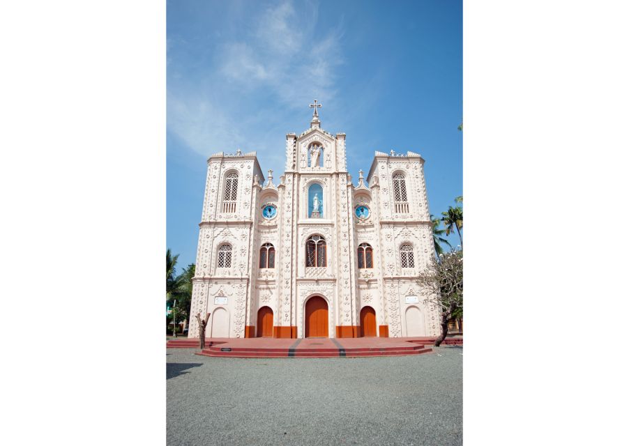 Heritage & Cultural Walk of Kochi (2 Hours Guided Tour) - Dutch Cemetery and Fort Emmanuel ruins: the quieter side of Kochi