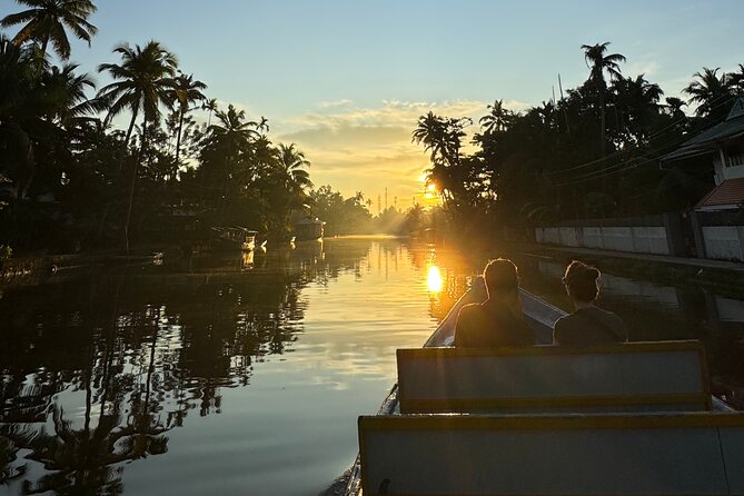 Kalappura Houseboats Combination Backwater Tour - Meals and comfort: what to expect on board