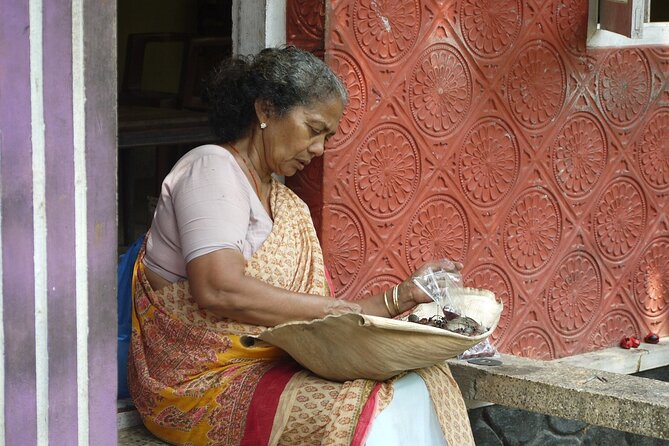 Kochi Heritage walk for cultural immersion - Fort Kochi Beach: A Break Before the Markets