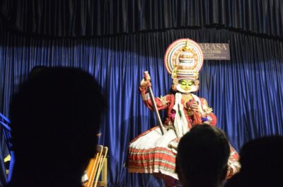 Kochi: Kathakali Evening Dance Show w/ Dinner & Transfer - Getting to the center: transfers that keep the evening easy