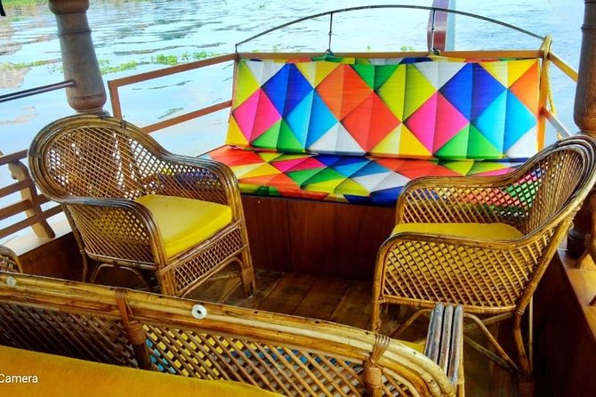 Kochi Private Tour: Kerala Backwater Shikara (Shaded Canoe Boat) Day Cruise - Lunch and drinks: what’s included, what costs extra