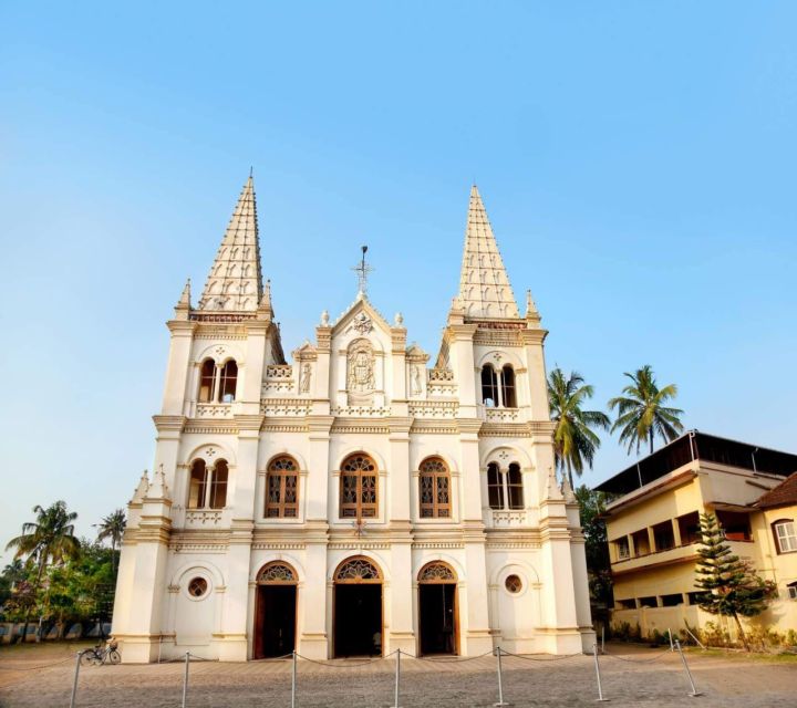 Kochi: Private Tuk-Tuk City Tour with Hotel Pickup - Churches and the Big Names You Can Walk Up To