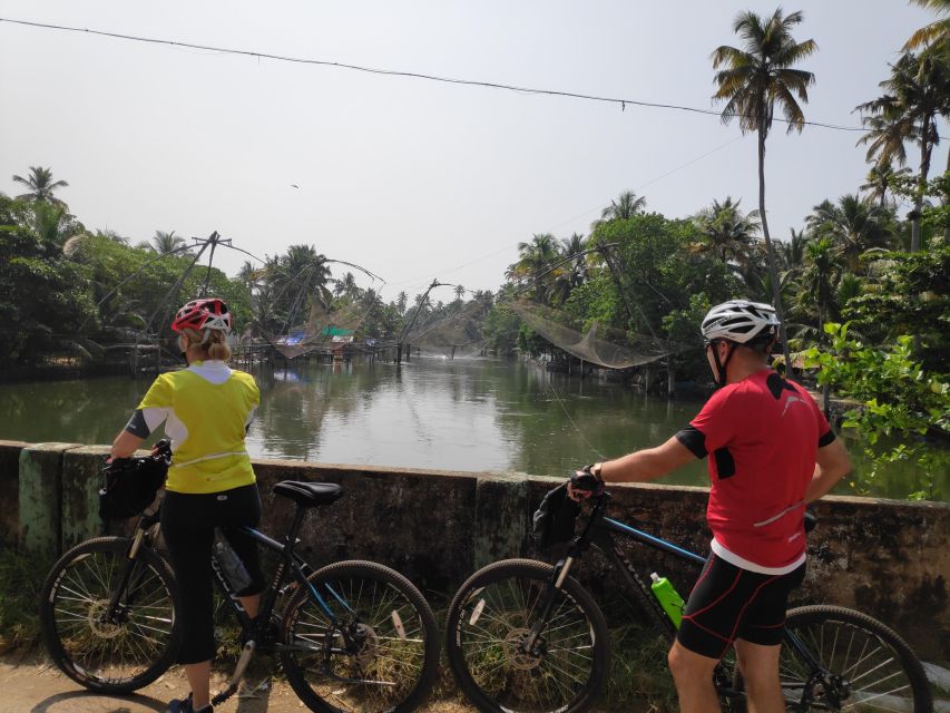 Kochi to Marari/ Kumarakom/ Alleppey eBike/Cycling Tour - Fishermen villages and fish farms: the real work behind the shoreline