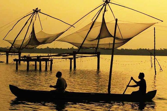 Kochi Tuk Tuk Tours - Dutch Cemetery to Mattancherry Palace: European Footprints in Two Flavors