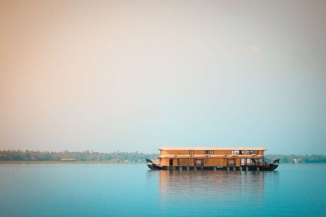 Multi Day Private Guided Tour of Kerala from Kochi by Car - A 6-day Kerala route from Kochi with a private car and local guides
