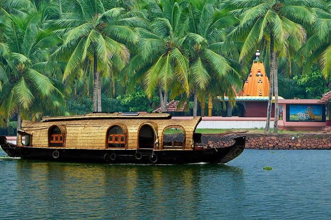 Private Kerala Backwater Houseboat Day Cruise with Lunch from Cochin - The 3-hour Kerala backwaters cruise: slow sightseeing done right