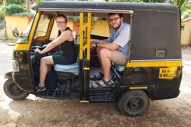 Tuk-Tuk Shopping Tour in Kochi – Spices,Crafts,Silks & Souvenirs - Jew Town shopping lanes: antiques, bronzes, and spice treasures