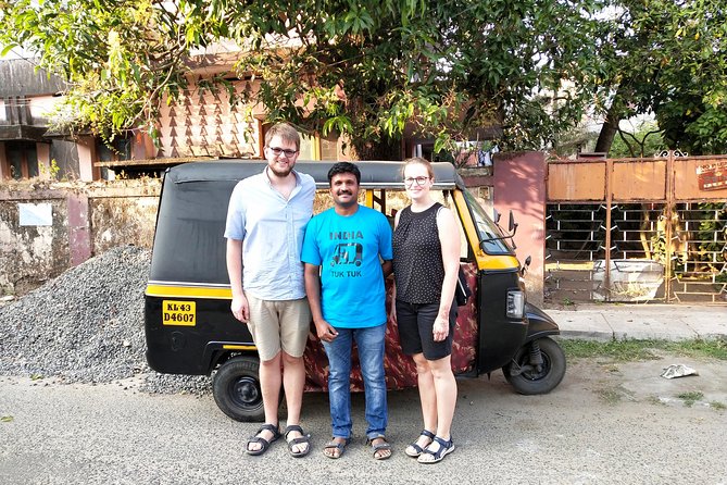 Tuk-Tuk Shopping Tour in Kochi – Spices,Crafts,Silks & Souvenirs - Silk, crafts, and the museum-style shops: how to shop without second-guessing