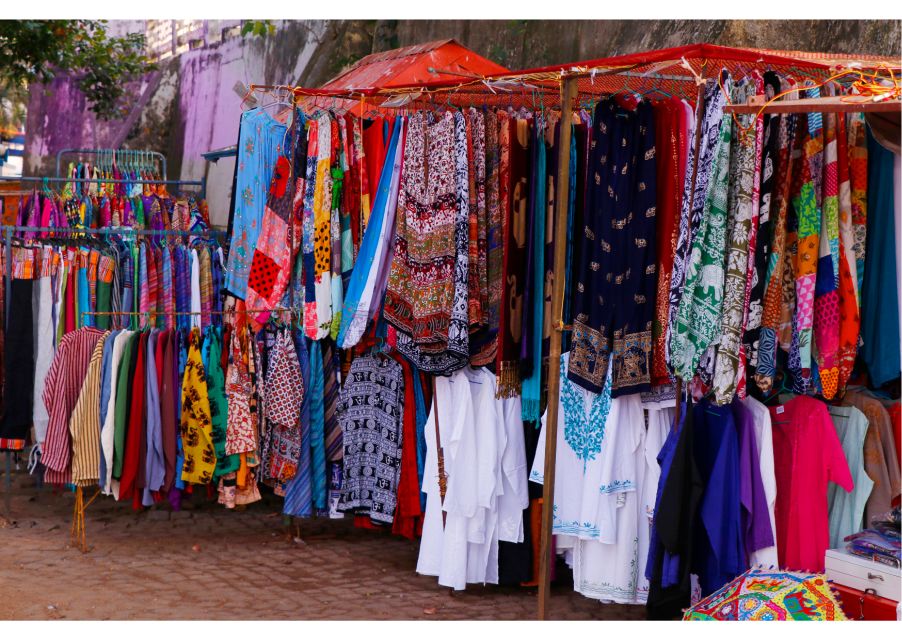 Vibrant Markets of Kochi (2 Hours Guided Walking Tour) - Jew Town Road: Vintage Collectibles and a “Wait, What Is That?” Moment