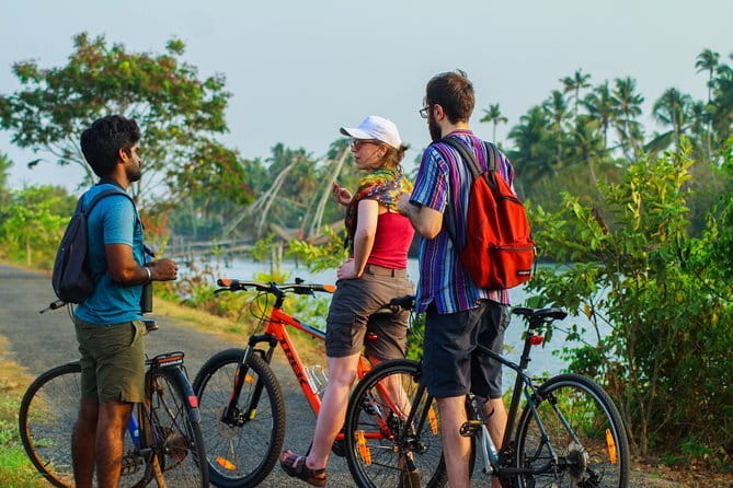 Village Bike Tour & Birdwatching - Meeting at a backwater home: the calm start that sets the tone